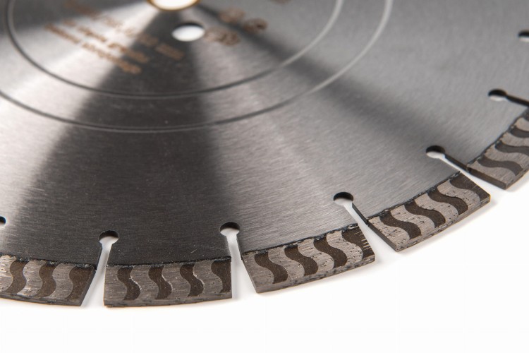 Segment 15 mm turbo – tarcza diamentowa Hypernova do betonu i prefabrykatów