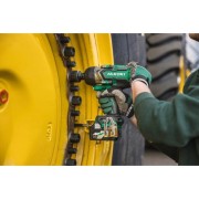 Hikoki WR36DF klucz udarowy 3/4 cala 36V zbliżenie na odkręcanie/dokręcanie