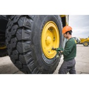 Hikoki WR36DF klucz udarowy 3/4 cala 36V widok ogólny, podczas pracy