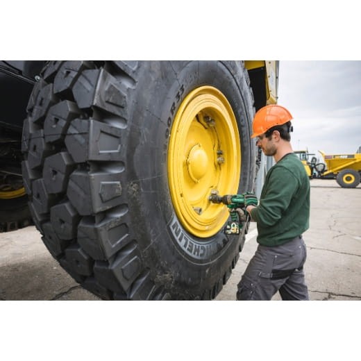 Hikoki WR36DF klucz udarowy 3/4 cala 36V widok ogólny, podczas pracy