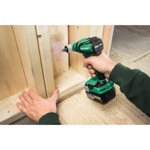 wkretarka hikoki 18v wkrecana w konstrukcje drewniana