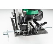 Regulacja kąta cięcia pilarki tarczowej Hikoki z prowadnicą