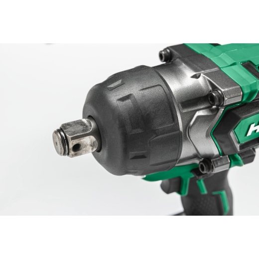 klucz udarowy hikoki praca przy kole ładowarki budowlanej