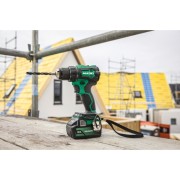 wiertarko-wkretarka hikoki ds18dew4z na budowie dach 18v