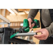 piła Hikoki CR18DAW4Z cięcie rury PVC w warsztacie