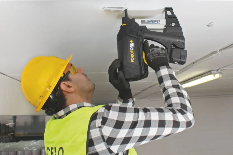 Montaż instalacji elektrycznej osadzakiem gazowym CELO FORCE ONE+