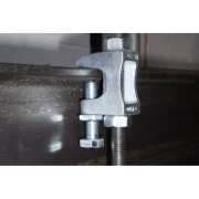 Metalowy zacisk PMV M10 do belek stalowych z gwintem M10