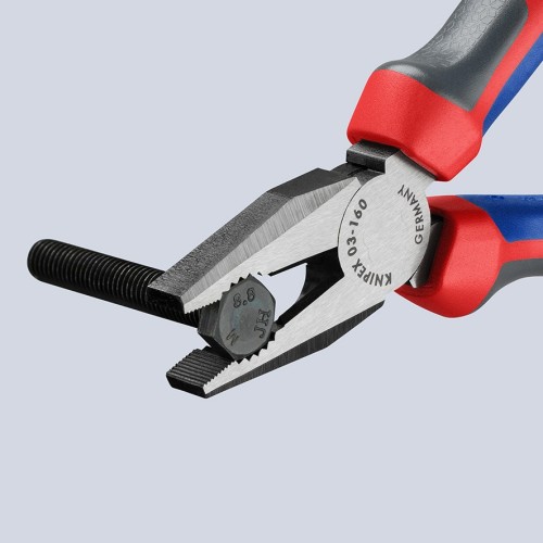Szczypce uniwersalne (kombinerki) Knipex 03 05 200 mm chromowane podczas pracy