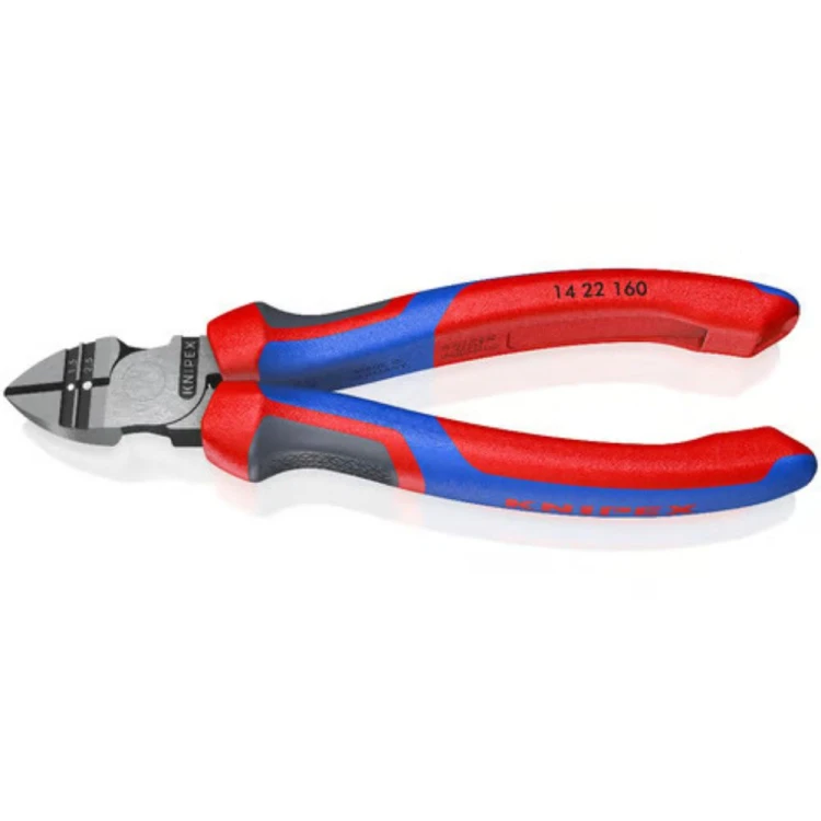 Szczypce Knipex 14 22 160 podczas zdejmowania izolacji z przewodu
