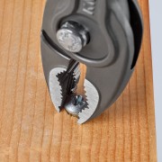 Szczypce czołowe Knipex TwinGrip 82 02 250 do odkręcania uszkodzonego wkrętu