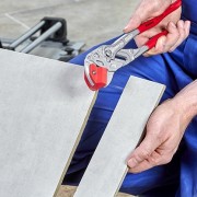 Precyzyjne łamanie płytki obcęgami Knipex 91 13 250