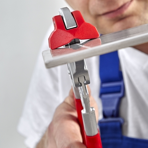 Wymienne szczęki z tworzywa w obcęgach Knipex 91 13 250