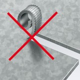 Czyste wycięcie w blasze bez zadziorów – ilustracja Knipex 90 55 280