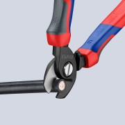 Knipex 95 12 165 podczas cięcia grubego kabla miedzianego