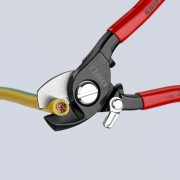 Knipex 95 21 165 podczas cięcia przewodu miedzianego