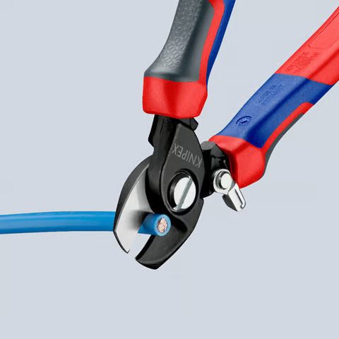 Knipex 95 22 165 podczas cięcia przewodu Cu