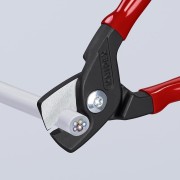 Nożyce Knipex 95 11 160 podczas cięcia przewodu wielożyłowego