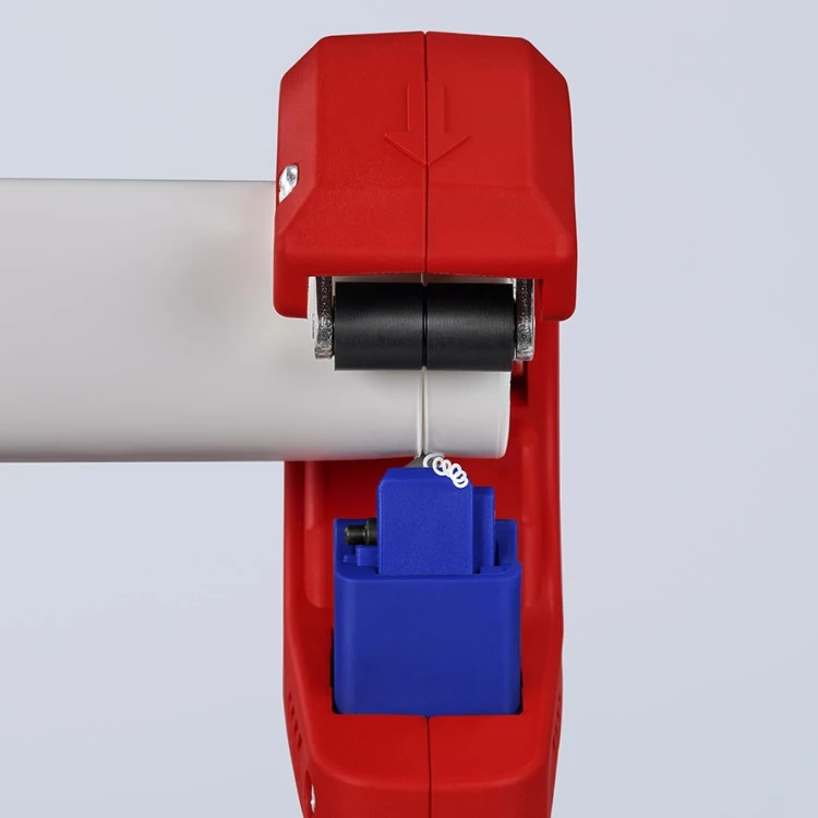 Krawędź rury po obróbce obcinakiem Knipex 90 23 01 BK