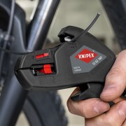 Automatyczne zdejmowanie izolacji za pomocą Knipex 12 62 180