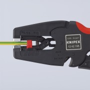 Knipex MultiStrip 10 12 42 195 podczas przygotowania przewodu
