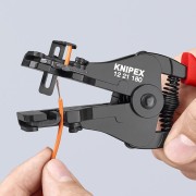 Odizolowany przewód po użyciu ściągacza Knipex 12 21 180