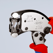 Obrotowa głowica zaciskowa Knipex 97 53 19 z widocznym mechanizmem zagniatania tulejek