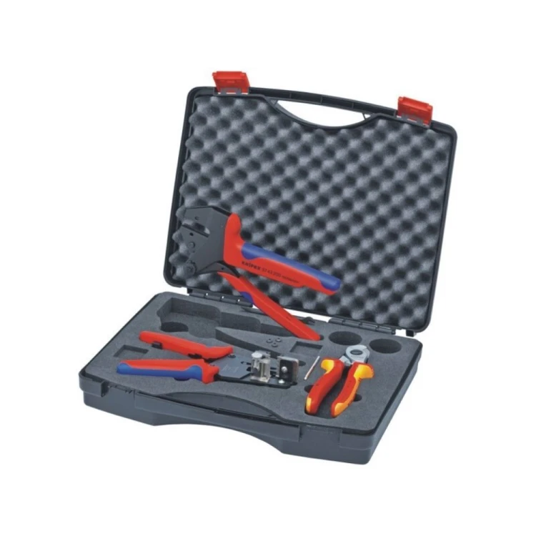 Otwarta walizka z zestawem narzędzi do instalacji fotowoltaicznych Knipex 97 91 01 ze ściągaczem izolacji nożycami do kabli i praską
