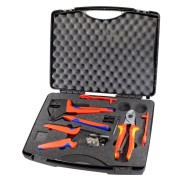 Zestaw narzędzi do fotowoltaiki Knipex 97 91 01-BH w otwartej walizce z piankowym wkładem