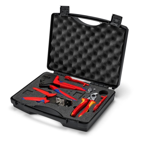 Zestaw narzędzi do fotowoltaiki Knipex 97 91 04 V01 w otwartej walizce z wyposażeniem